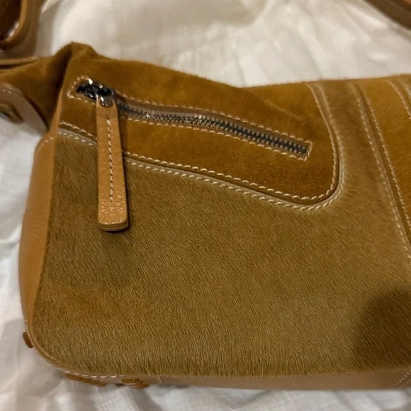Vintage TOD’S Tan Suede/Natural Hair Shoulder Bag. - Picture 2 of 7